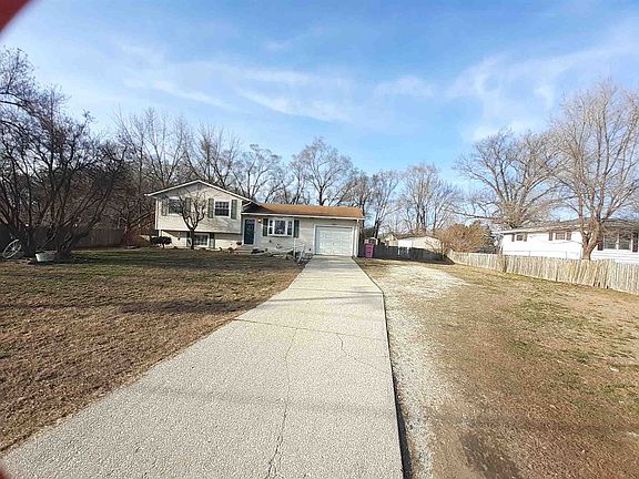 2nd image of 23661 Linden Dr