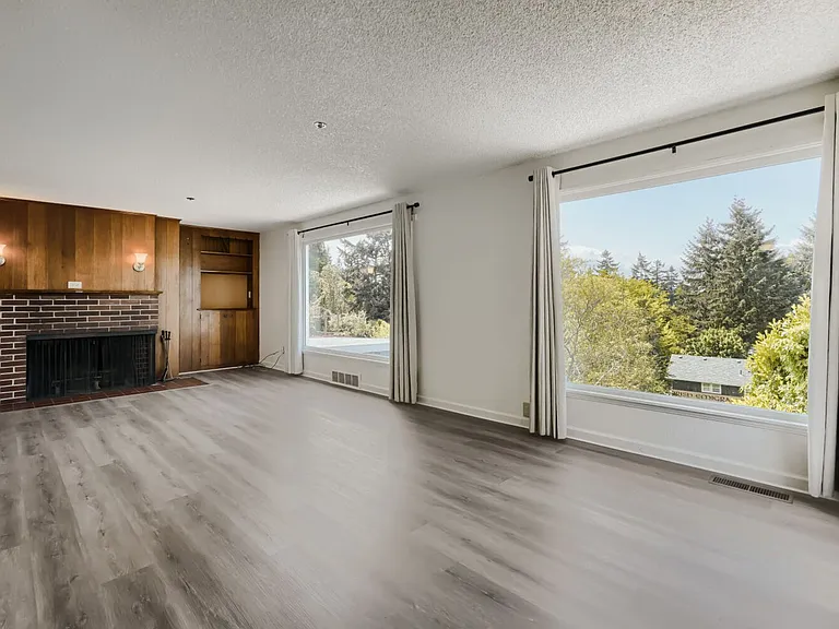 7311 40th Ave SW — Photo 6