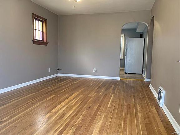 4th image of 1415 Holden Ave