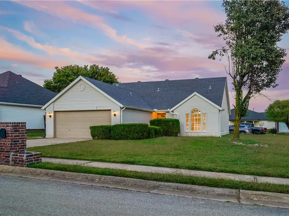 3011 Beaver Creek St, Springdale, AR 72764