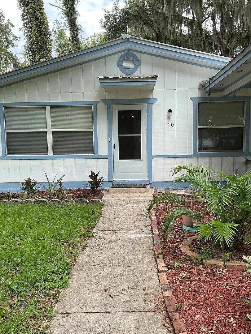 Move-In Special: Receive $500 Off Your Second Month's Rent! — Photo 2
