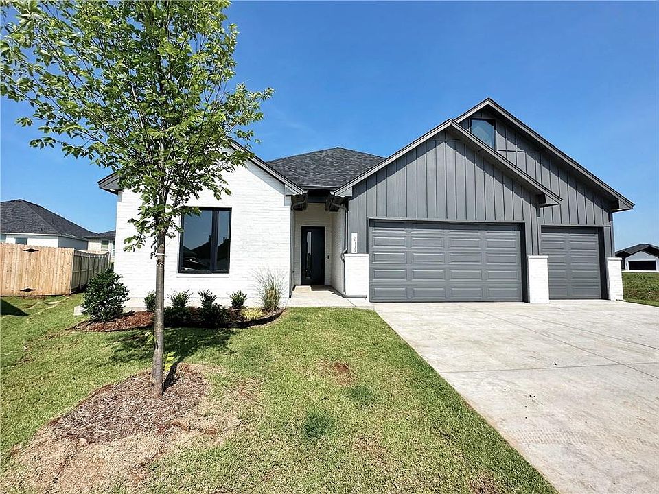 1st image of 8117 NW 151st Cir