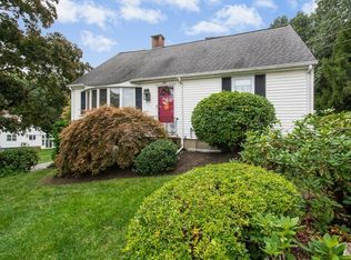 206 Sunderland Rd, Worcester, MA 01604