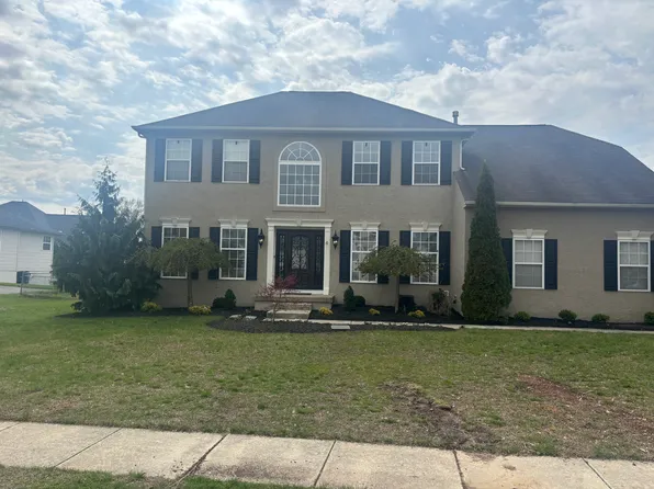 4 Primrose Dr, Burlington, NJ 08016