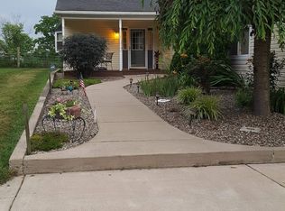 4370 School House Rd, Little Hocking, OH 45742