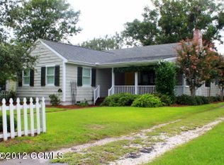 1804 Shepard St, Morehead City, NC 28557