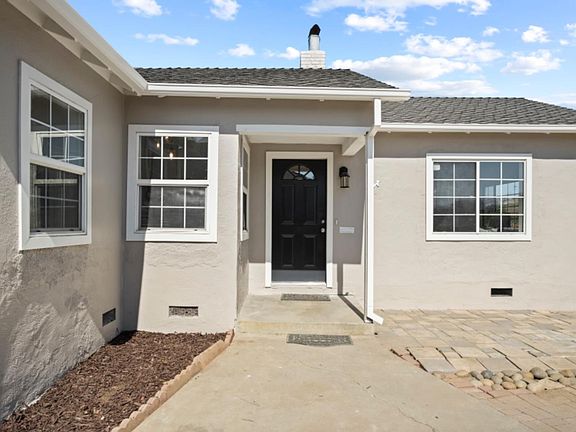 5th image of 611 Novak Dr