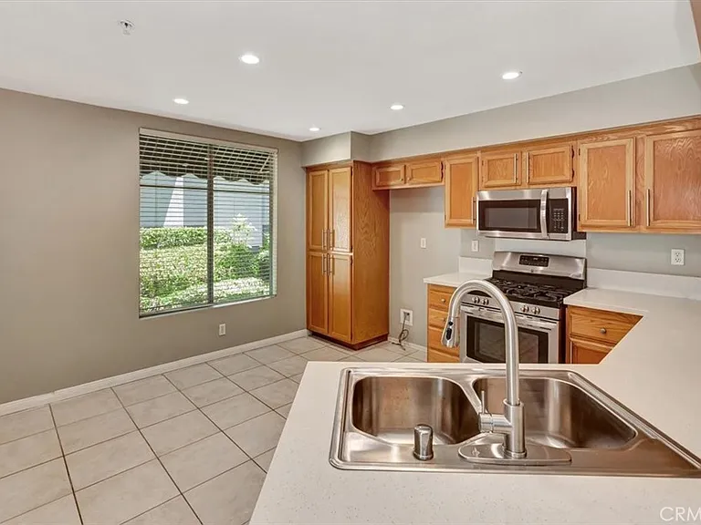 63 Carlsbad Ln — Photo 6