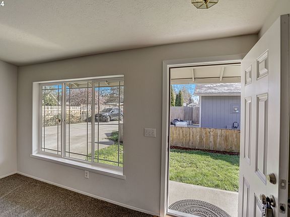 5th image of 675 Pesola Ln SE