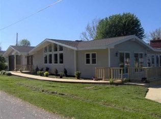 8578 E Walnut Dr, Syracuse, IN