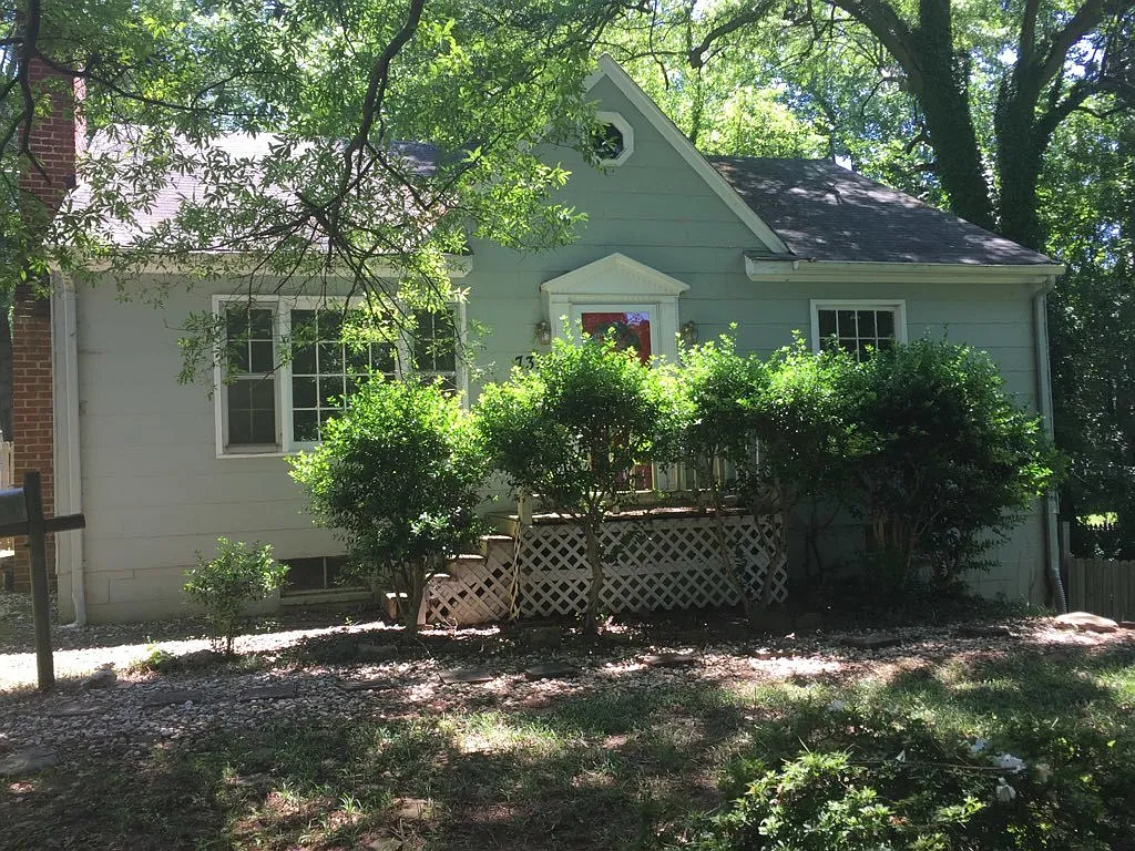 733 Magnolia — Photo 1