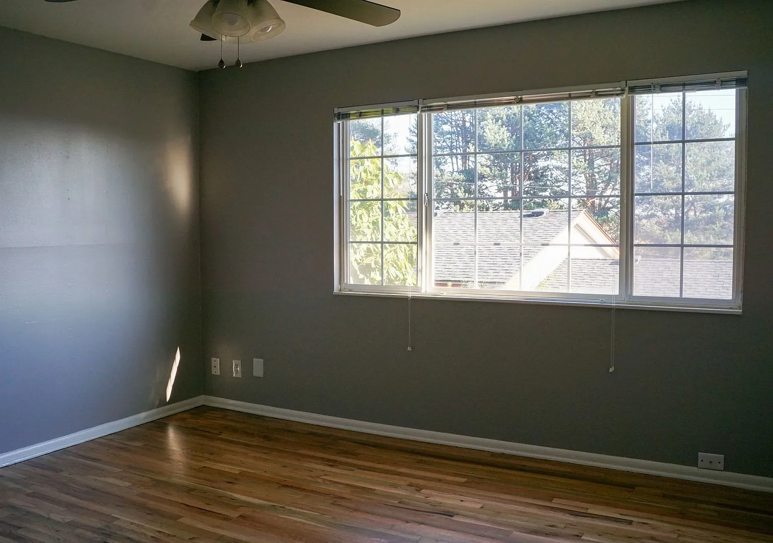 John's Landing 2Bdr w/ Laundry, Dishwasher + Garage!! — Photo 4