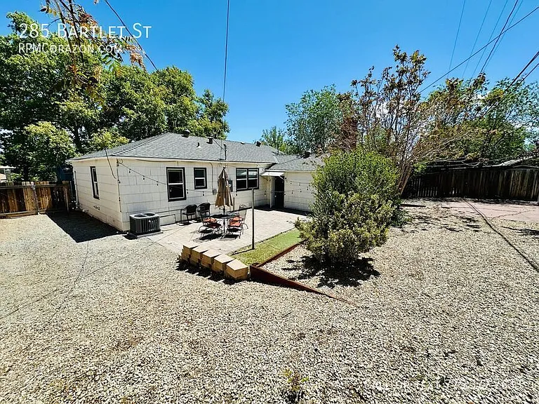 285 Bartlett St — Photo 14