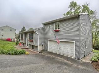 9 Woodcrest Rd, Conestoga, PA 17516