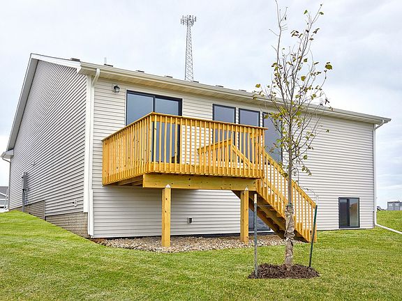 4th image of 1163 NW Petersen Dr