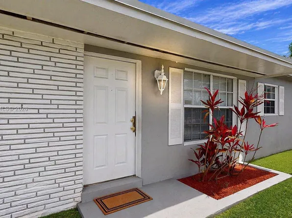 15305 SW 104th Ave, Miami, FL 33157