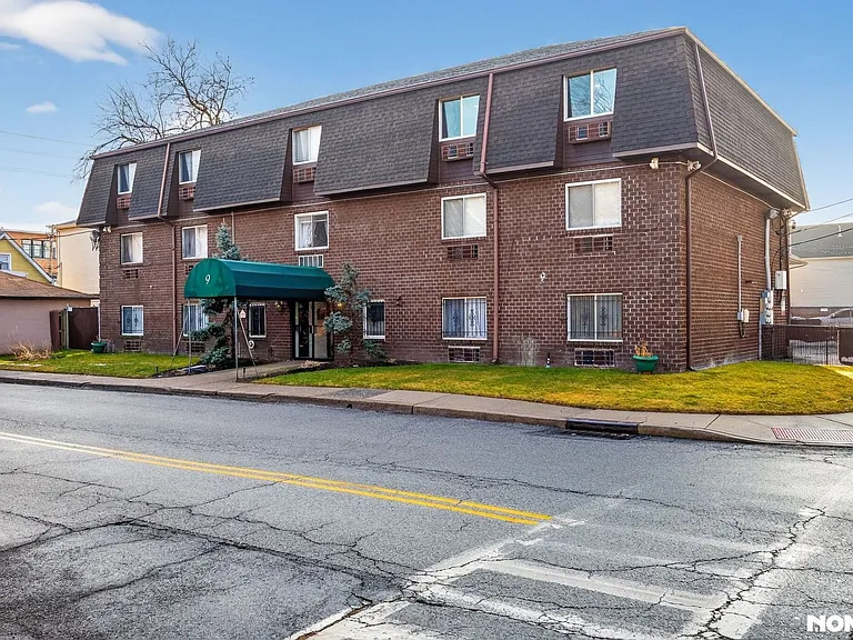 9 Vreeland Ave #3E — Photo 21
