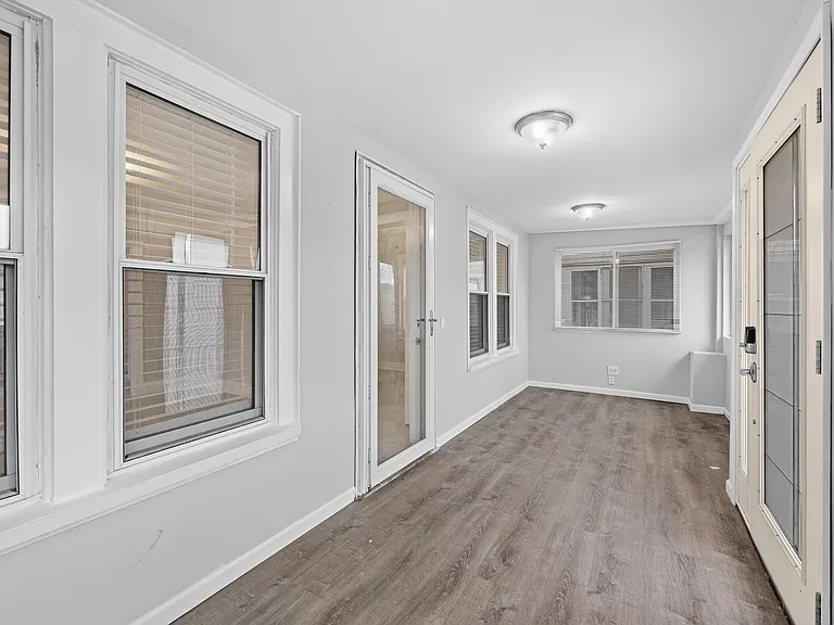 419 W Twelve Mile Rd — Photo 15