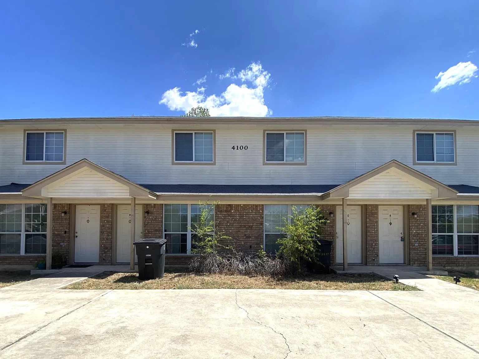 3 bed, 1150 sqft, $895 — Photo 1