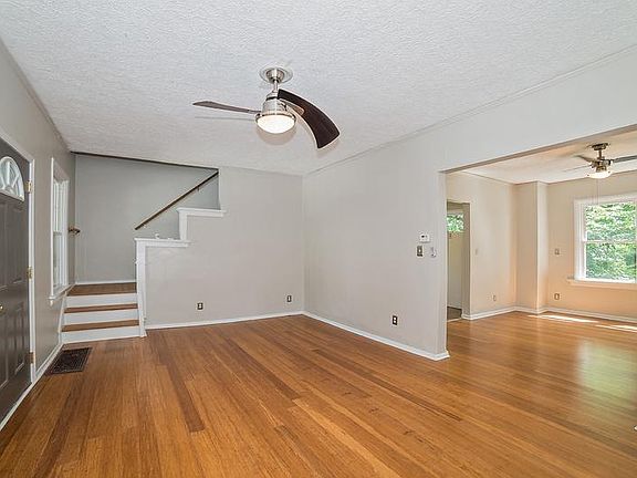 3rd image of 3588 Eden Ave