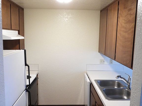 3rd image of 118 S Chambers St #9