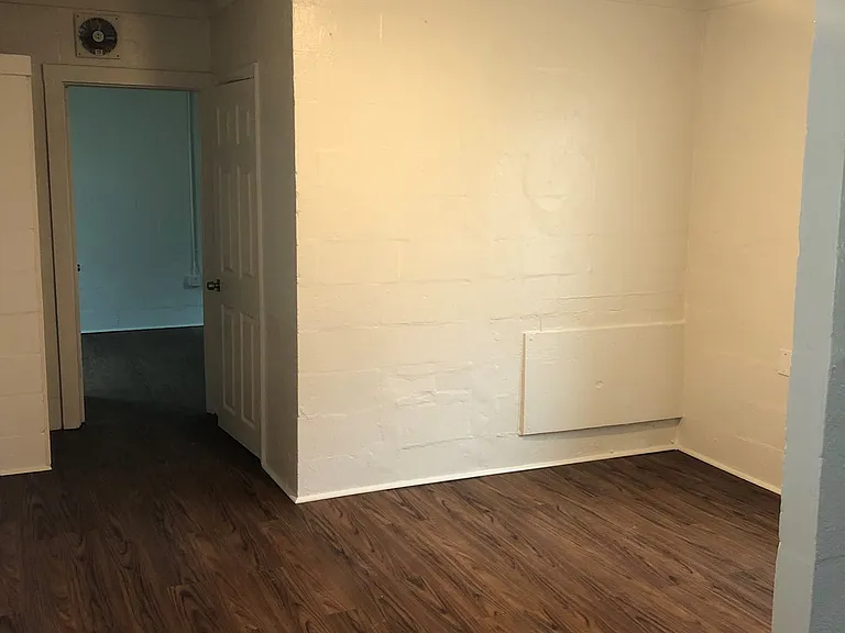 800 McFall Ave — Photo 2