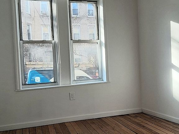 2nd image of 564 Morgan Ave APT 1