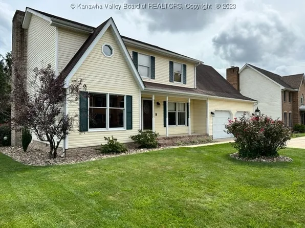 44 Doral St, Hurricane, WV 25526