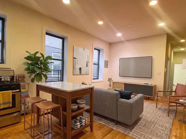 229 Bainbridge Street image 1 of 1