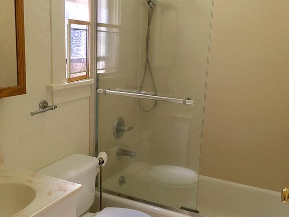 4th image of 1020 Hyde St APT 6