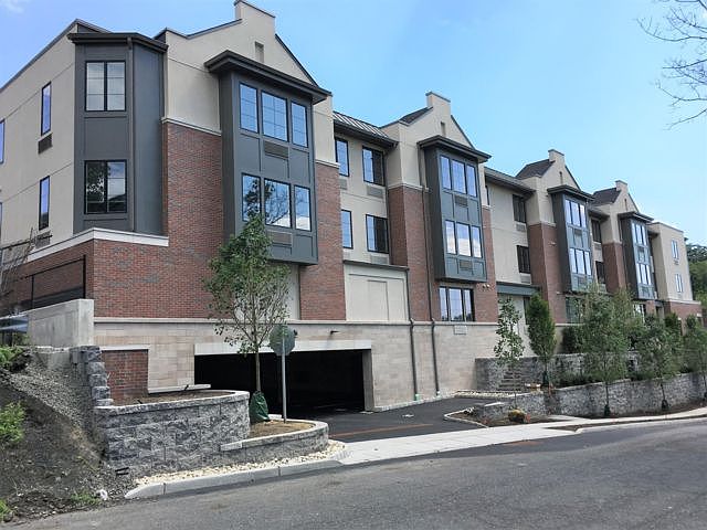 1st image of 461 Palisades Blvd APT 209