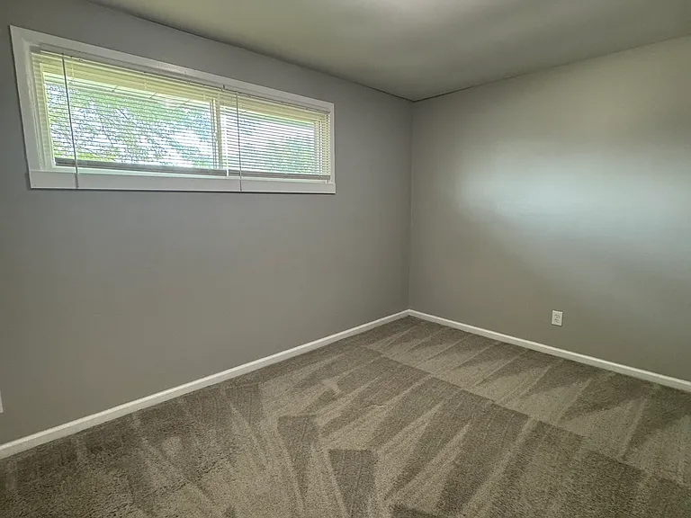 2726 Margaret St — Photo 9