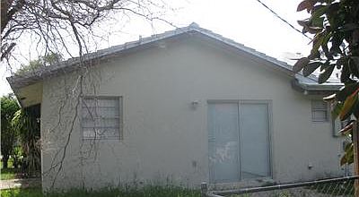 4th image of 3892 NW 79th Ave