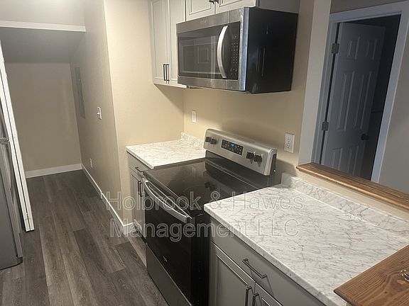 5th image of 4501 Boardwalk Dr Unit B15
