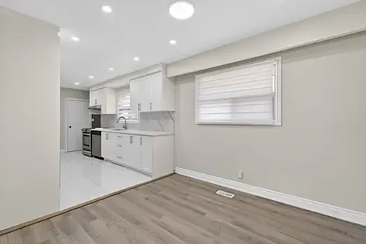 53 Nicklin Cres — Photo 12