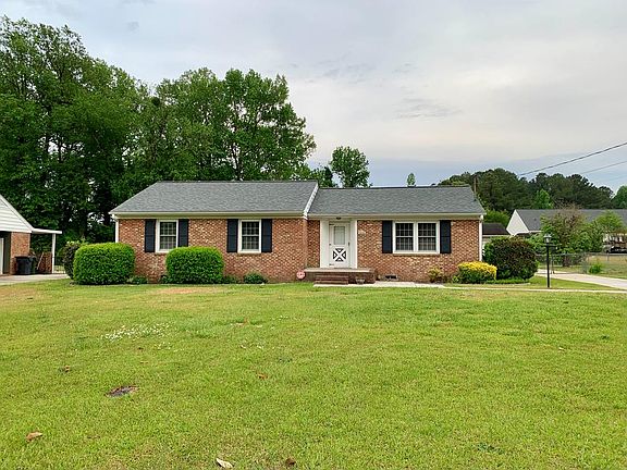 2nd image of 212 Pinewood Dr