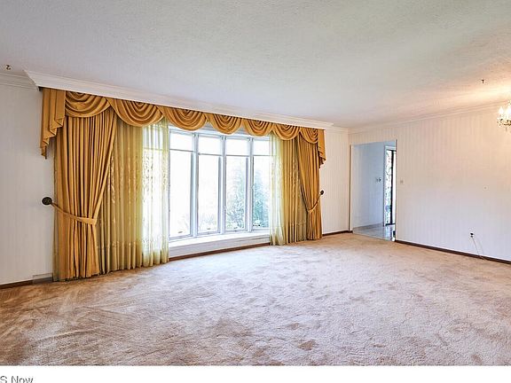 4th image of 2413 Allen Blvd