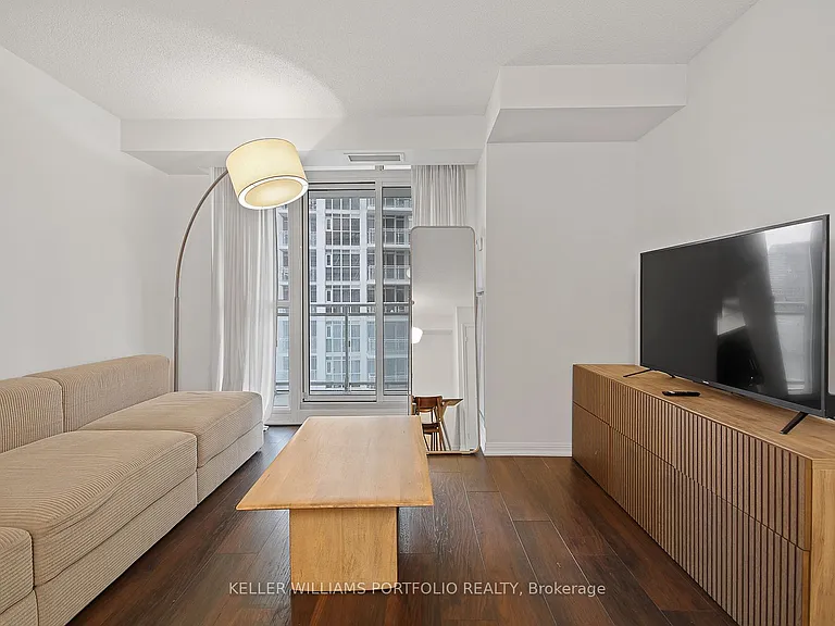 35 Bastion St #1120 — Photo 11
