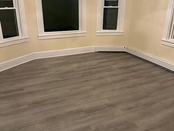 3rd image of 10 Willow St Floor 3