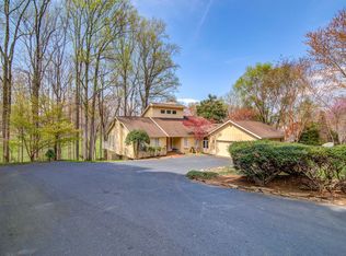 25 Loving Cir, Penhook, VA 24137