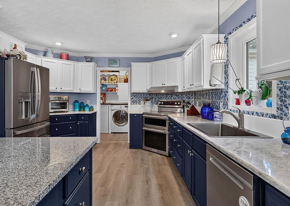 1st image of 52 Cloverdale Ln
