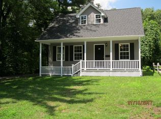 16 Amostown Rd, West Springfield, MA 01089