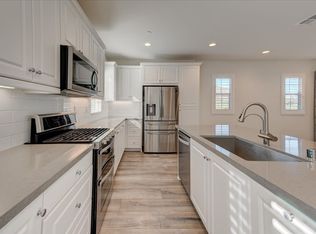 946 Blackstone Dr, San Marcos, CA 92078