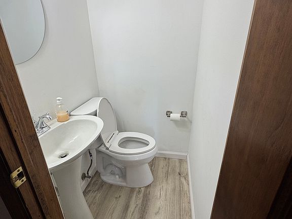 5th image of 11 Luyster St