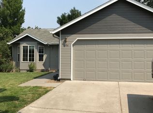 2751 SW Reindeer Ct, Redmond, OR 97756