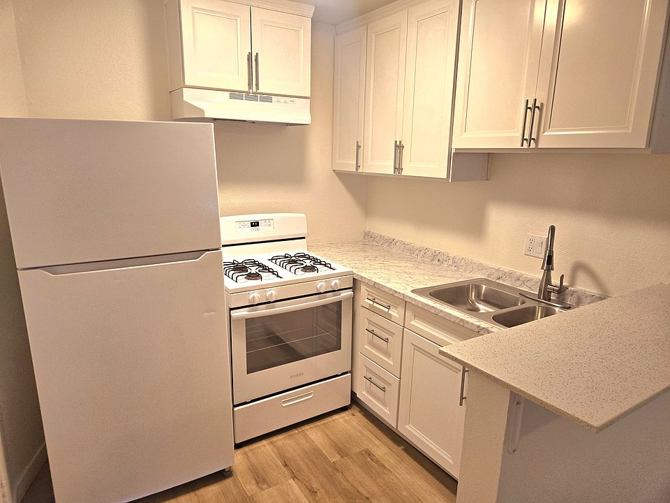 2nd image of 331 E Washington Ave #K