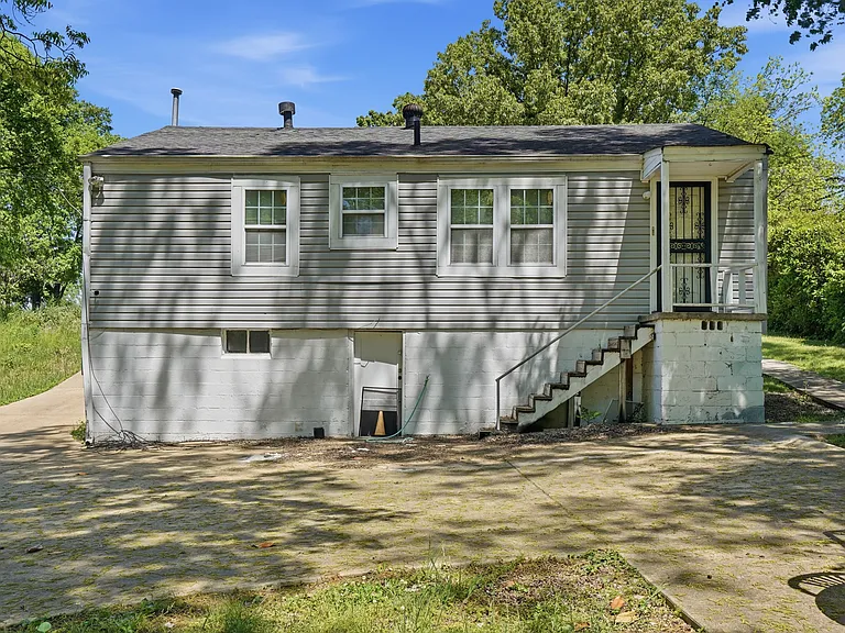 517 11th Ct W — Photo 3