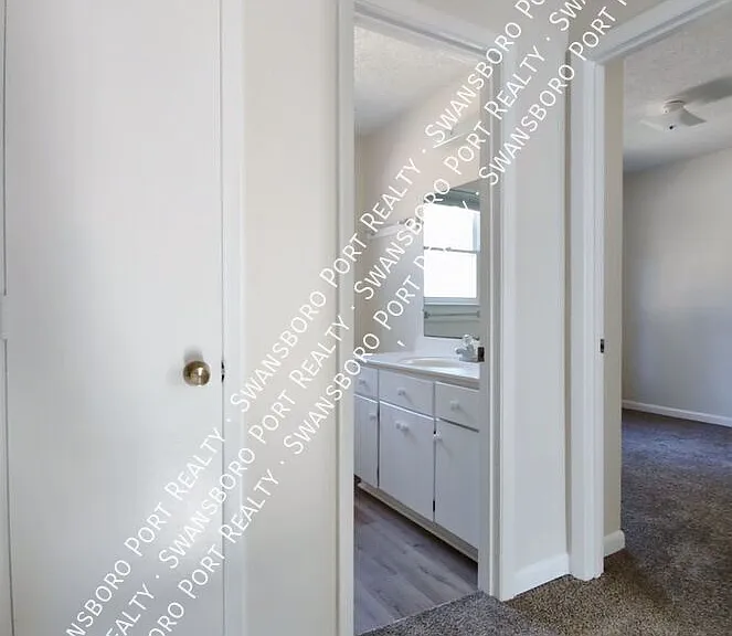 10 Port West Ct #B — Photo 12