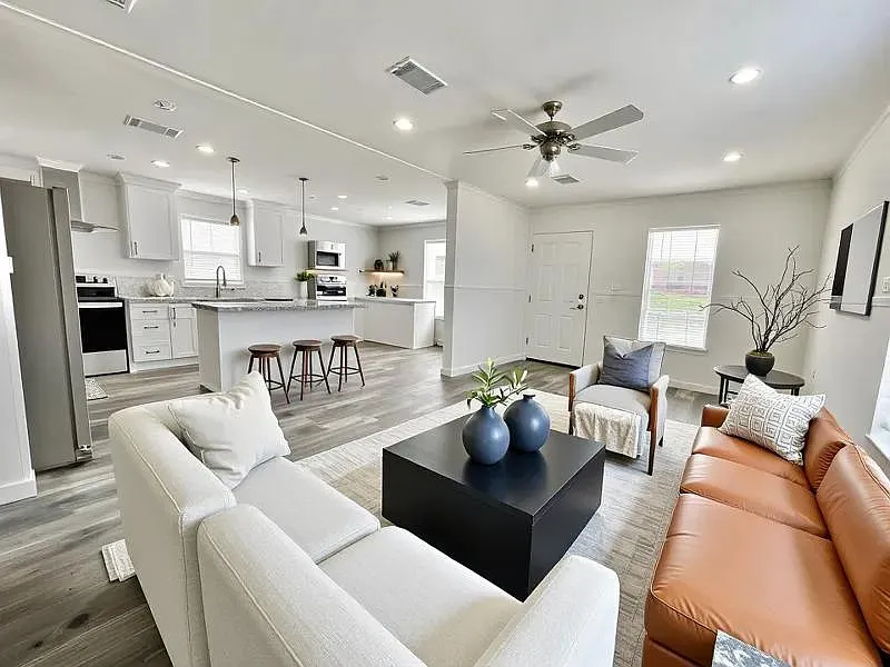 2 bed, 2.0 bath, $1,399 — Photo 2