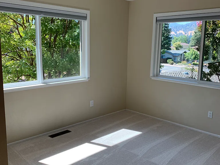 1819 Yolanda Cir — Photo 34